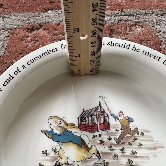 WEDGWOOD of ETRURIA & BARLASTON PETER RABBIT BOWL, Made In England, collectible - Picture 7 of 11